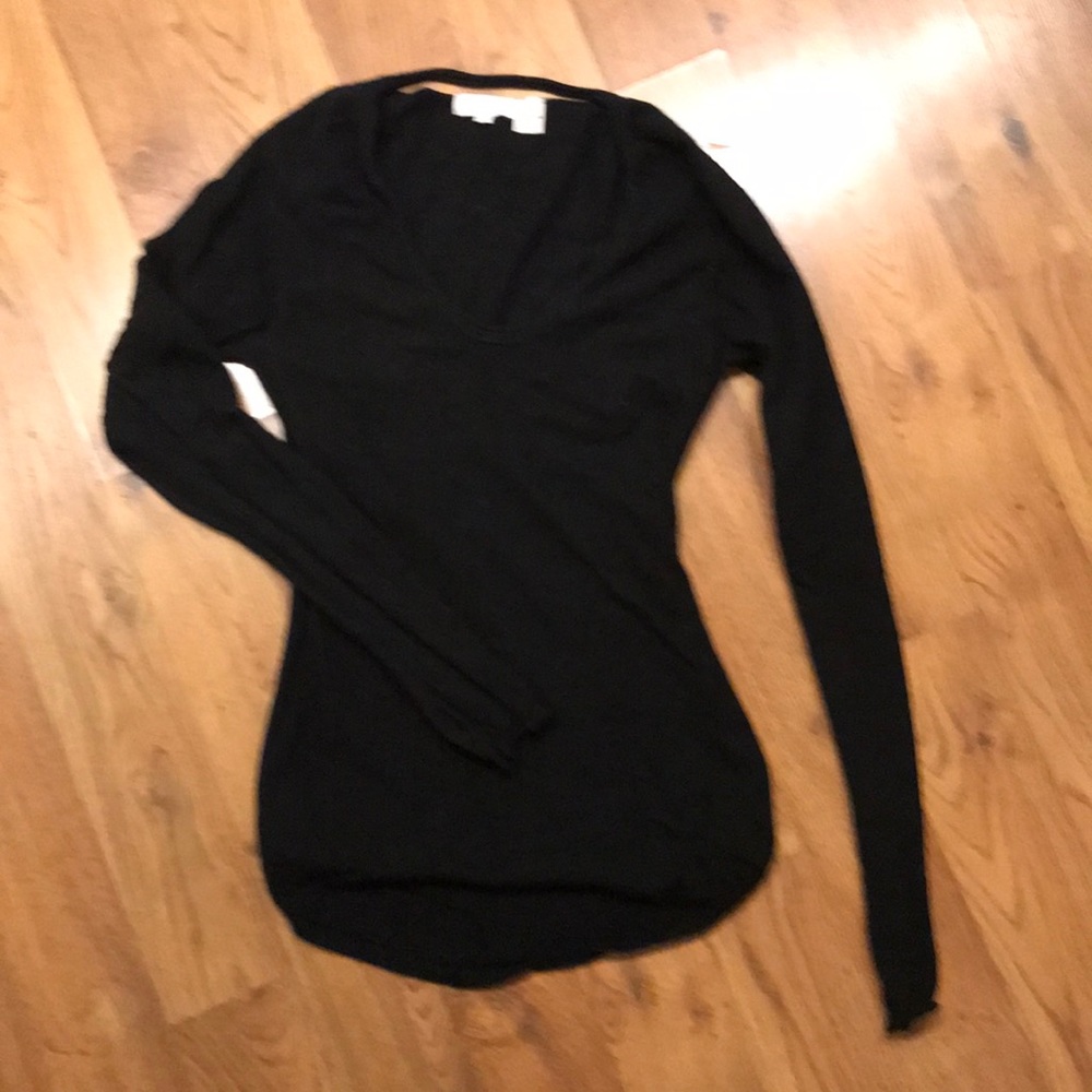 Inhabit black cashmere fitted sweater